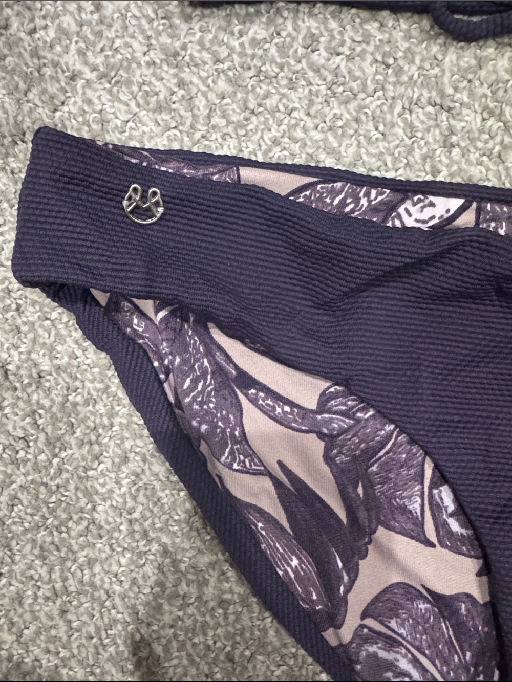 Maaji Medium Small purple plants monstera textured reversible - Picture 2 of 4